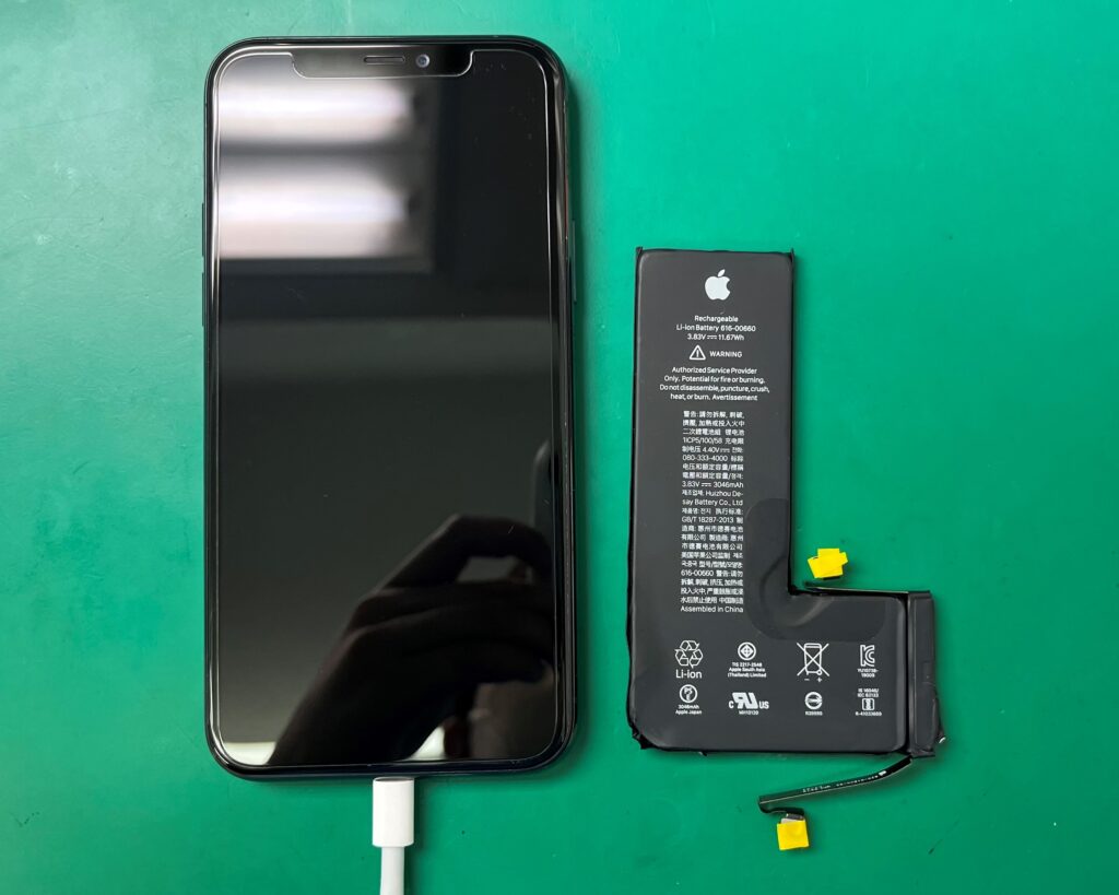 美品•大容量】iPhone11Pro 256GB 純正バッテリー交換済+showroom